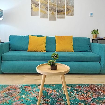 Sunshine - New & Quiet 1Br Apt, Business Area, Close To Airport, Highway A3, Subway بوخارست المظهر الخارجي الصورة