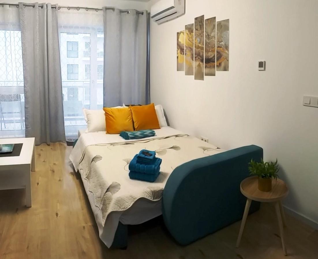Sunshine - New & Quiet 1Br Apt, Business Area, Close To Airport, Highway A3, Subway بوخارست المظهر الخارجي الصورة