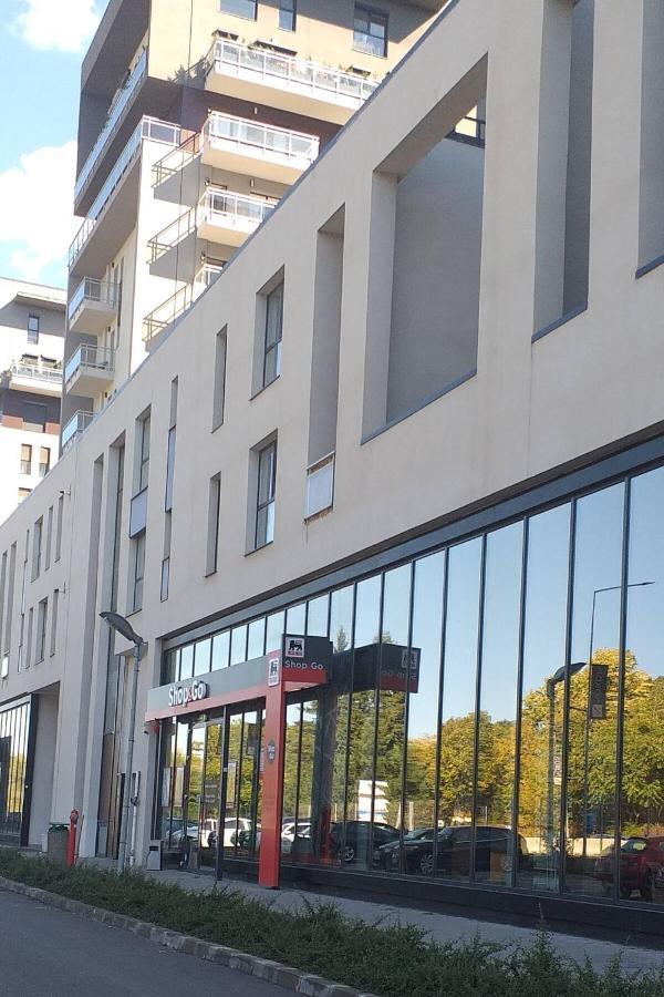 Sunshine - New & Quiet 1Br Apt, Business Area, Close To Airport, Highway A3, Subway بوخارست المظهر الخارجي الصورة