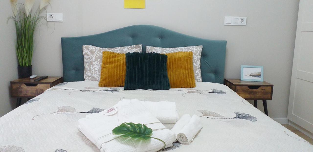 Sunshine - New & Quiet 1Br Apt, Business Area, Close To Airport, Highway A3, Subway بوخارست المظهر الخارجي الصورة